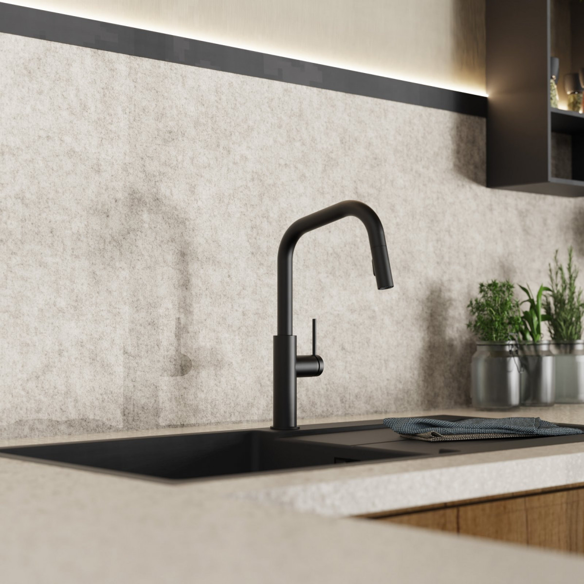 Rana Edge, Kitchen faucet with edged spout and pull-down spray in matte black